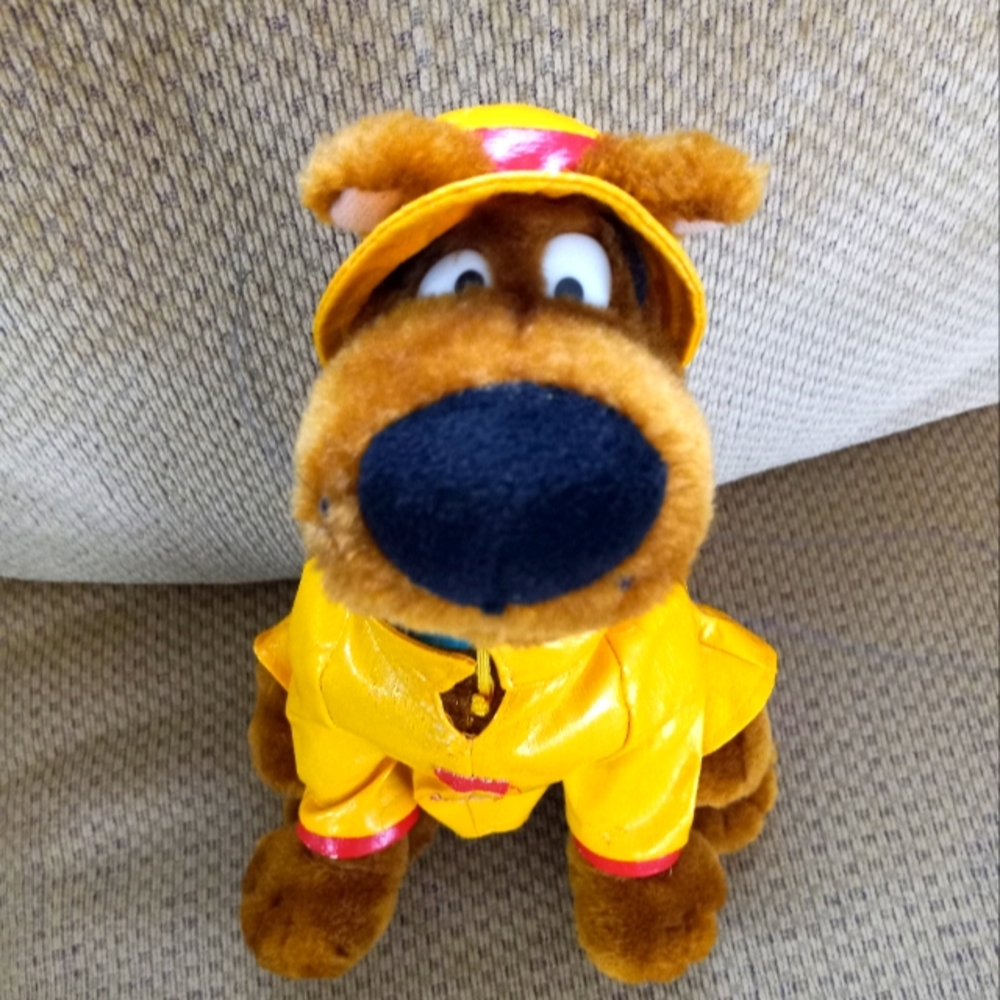 Vintage Scooby-Doo Plush Yellow Raincoat  Cartoon Network 12-inch Plush Toy